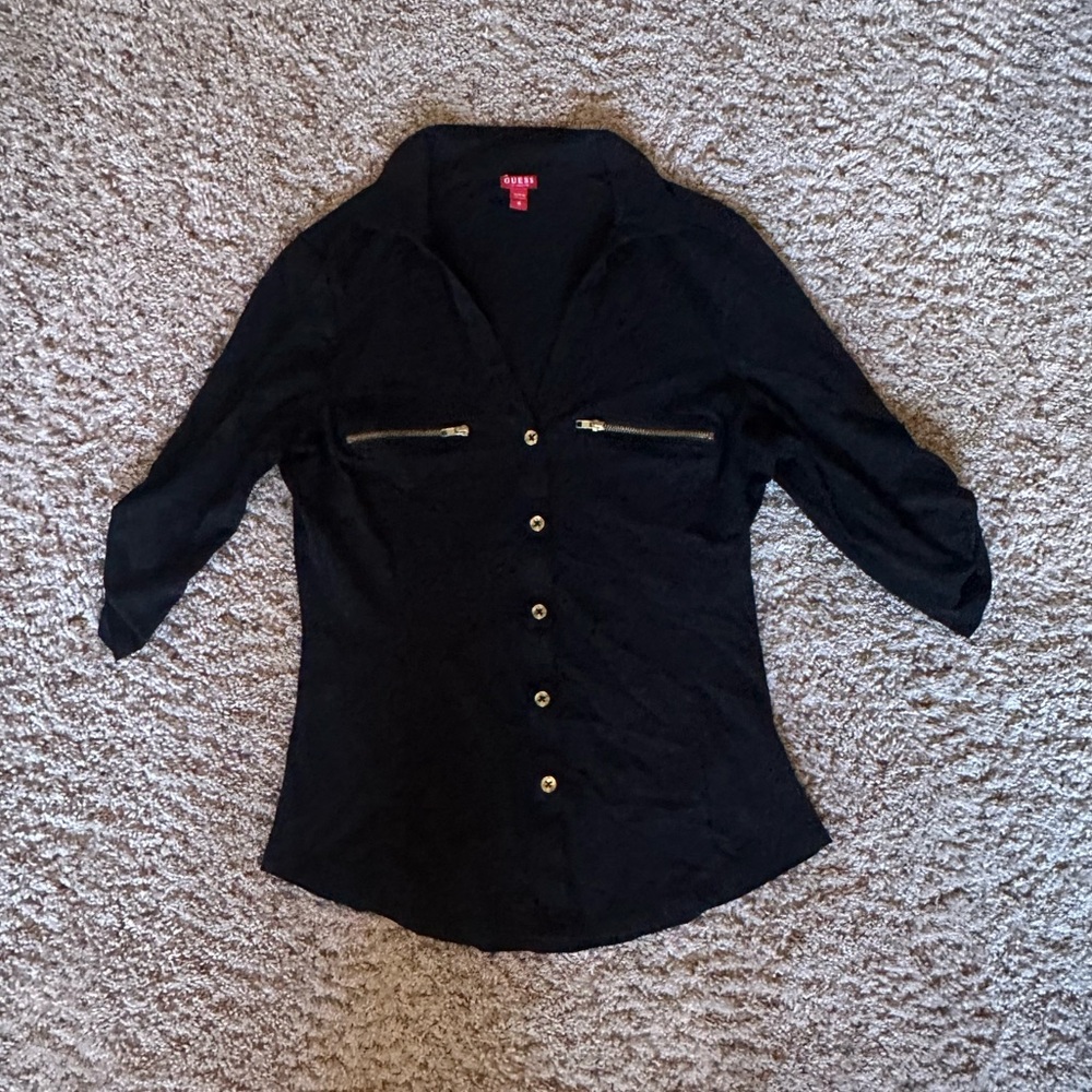 Guess button up